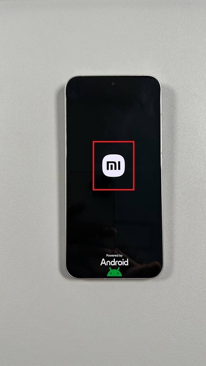 Xiaomi 15T Pro che si riavvia con il logo sullo schermo