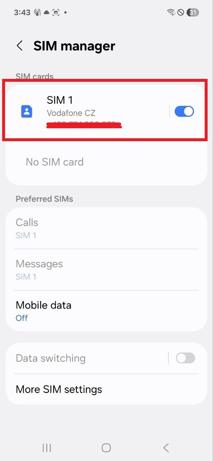 Telefon SIM va SD karta haqidagi muvaffaqiyatli bildirishnomalarni ko'rsatmoqda