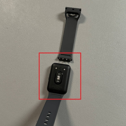 Fixation d'un nouveau bracelet sur le Samsung Galaxy Fit 3