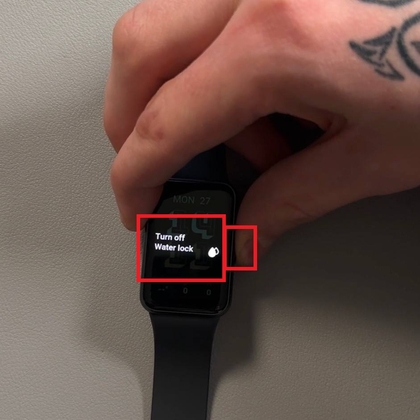 Holding side button to disable Water Lock
