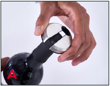 Dash - DEWS100 - ABRIENDO BOTELLAS DE VINO - Paso 1 - Retire un sello ABRIENDO BOTELLAS DE VINO - Paso 1 - Retire un sello