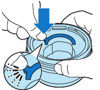 Pulse la pequeña pieza circular del asa del cartucho de la Quick Clean Pod para romper el cierre a presión del asa.