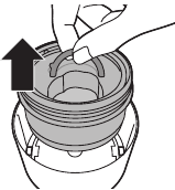 Saque el cartucho del Quick Clean Pod del Quick Clean Pod por el asa