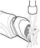Enjuague los pelos cortados del accesorio del moldeador de barba