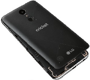 LG - Harmony - Inserting the Battery and the Cards - Step 1 Inserting the Battery and the Cards - Step 1