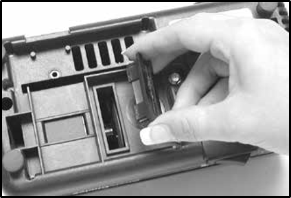 Chef's Choice - 1520 - Heqja e kapakut nën bazë për të pastruar pluhurin metalik Heqja e kapakut nën bazë për të pastruar pluhurin metalik