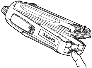 Kenwood - NX-P1200NV - RIMOZIONE DEL PACCO BATTERIA - Passaggio 2 RIMOZIONE DEL PACCO BATTERIA - Passaggio 2