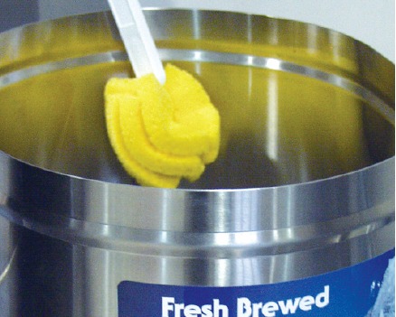 Bunn - ITCB - Dnevno čiščenje rezervoarja za čaj - 3. korak Dnevno čiščenje rezervoarja za čaj - 3. korak