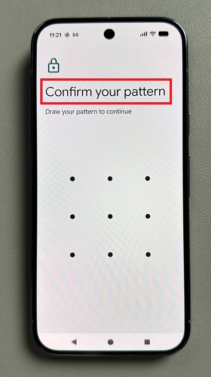 Den sikre l&aring;seskjermen ber om PIN-kode eller passord.