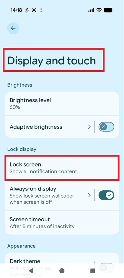 Captures d'&eacute;cran montrant le menu Param&egrave;tres, mettant en &eacute;vidence Affichage, puis l'option &Eacute;cran de verrouillage.