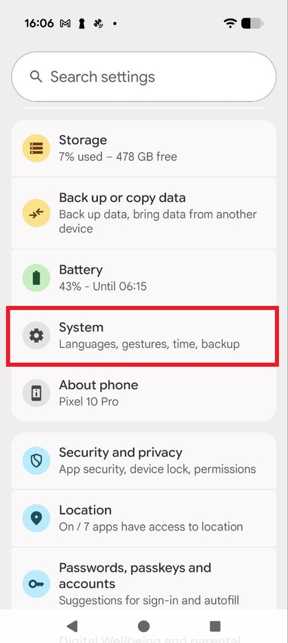 Picha ya skrini ya menyu ya Mipangilio inayoonyesha chaguo la Mfumo limechaguliwa.