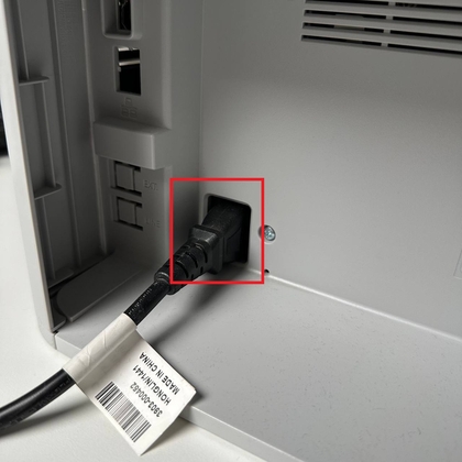 Connecting the power cable to Samsung Xpress M2070W