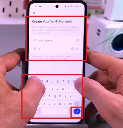 Screenshot van de app interface voor het cre&euml;ren van de Wi-Fi netwerknaam en het wachtwoord