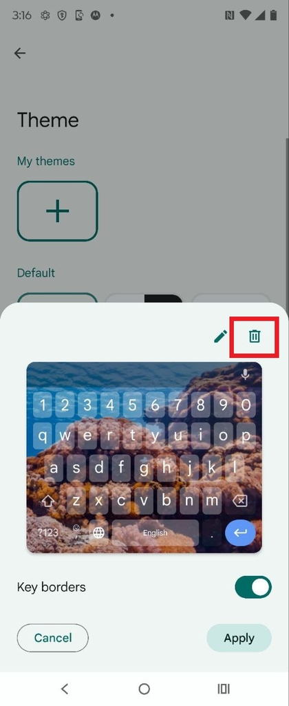 How to Change and Customize Keyboard Theme on the Motorola Razr 60 ...