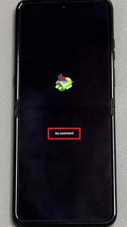 Motorola Razr 60 Ultra: How to Perform a Hard Reset Using Recovery Mode ...