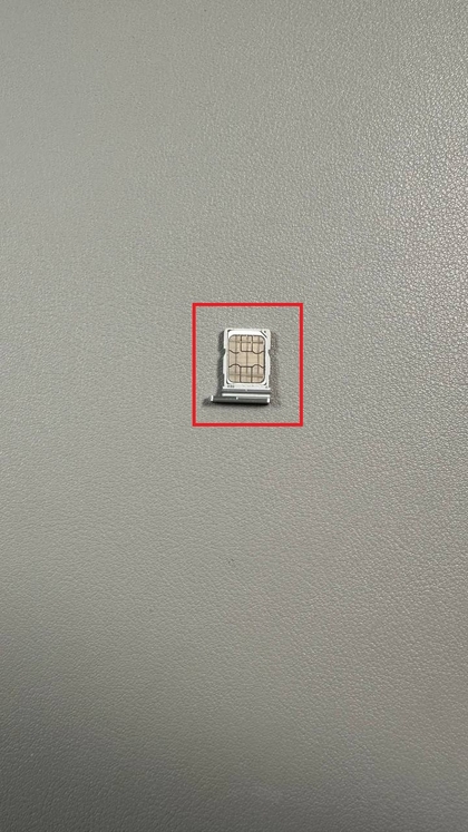 Inserir cart&atilde;o SIM no suporte