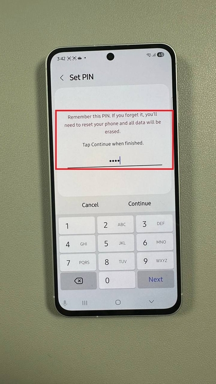 Introducerea modelului sau a codului PIN al ecranului de blocare pe Samsung Galaxy A56