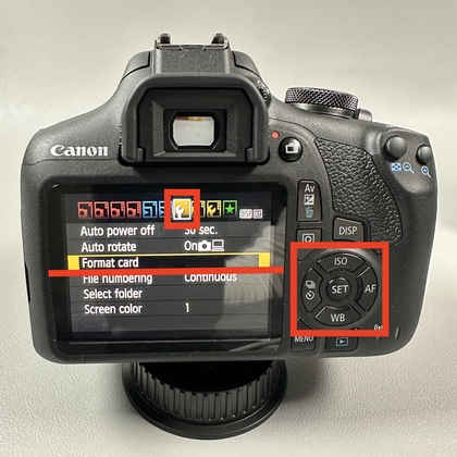 Navigationstasten an der Canon EOS 2000D Kamera