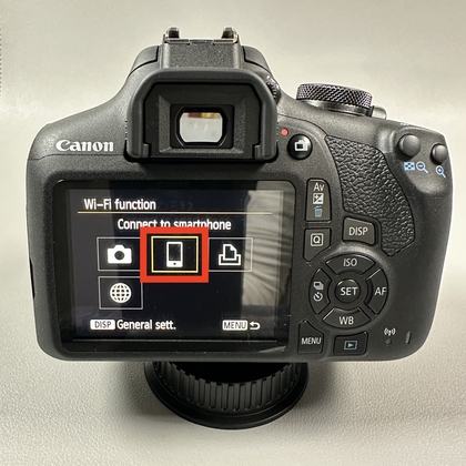 Selecting Smartphone option in Canon camera menu