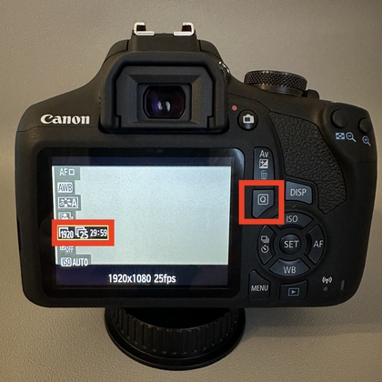 Indstiller billedhastighed til 24 fps p&aring; Canon EOS 2000D