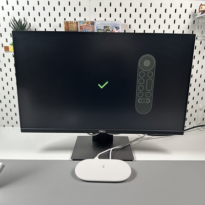 Batterien in die Fernbedienung einlegen