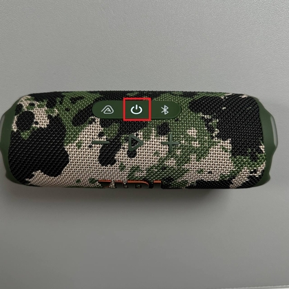 Bot&atilde;o de energia no JBL Flip 7