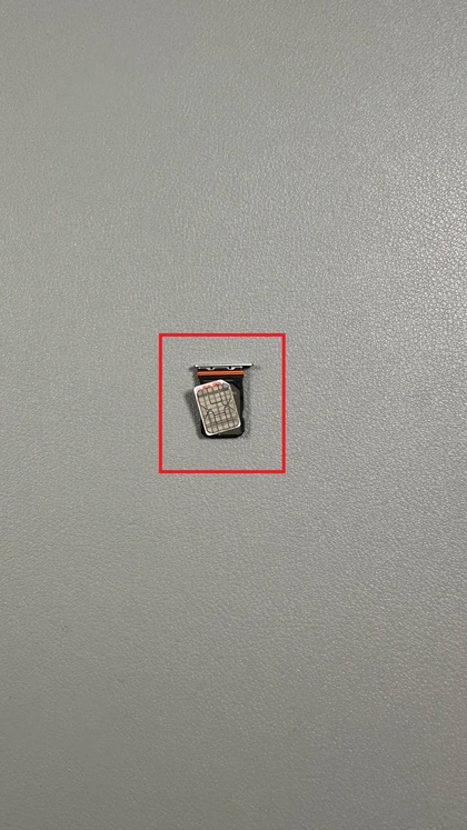 SIM kortelės įdėjimas į Xiaomi 15T Pro dėklą