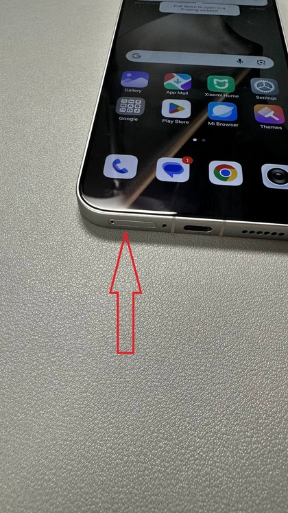 SIM dėklo įdėjimas atgal į Xiaomi 15T Pro