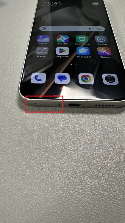 SIM kortelės lizdo vieta Xiaomi 15T Pro