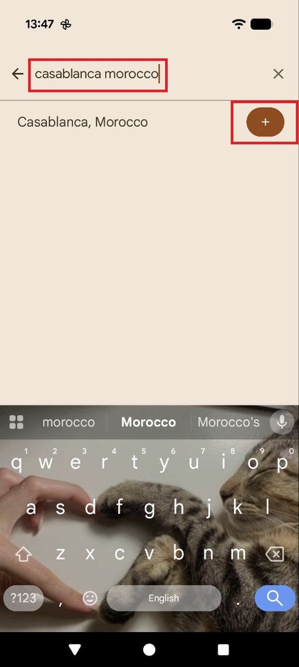 Kazablanka Fas'ın yazıldığı ve arama sonucunun aşağıda g&ouml;r&uuml;nd&uuml;ğ&uuml; hava durumu uygulamasının arama ekranının ekran g&ouml;r&uuml;nt&uuml;s&uuml;.