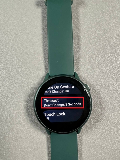 Sesuaikan pengaturan batas waktu tampilan pada Garmin Vivoactive 6.