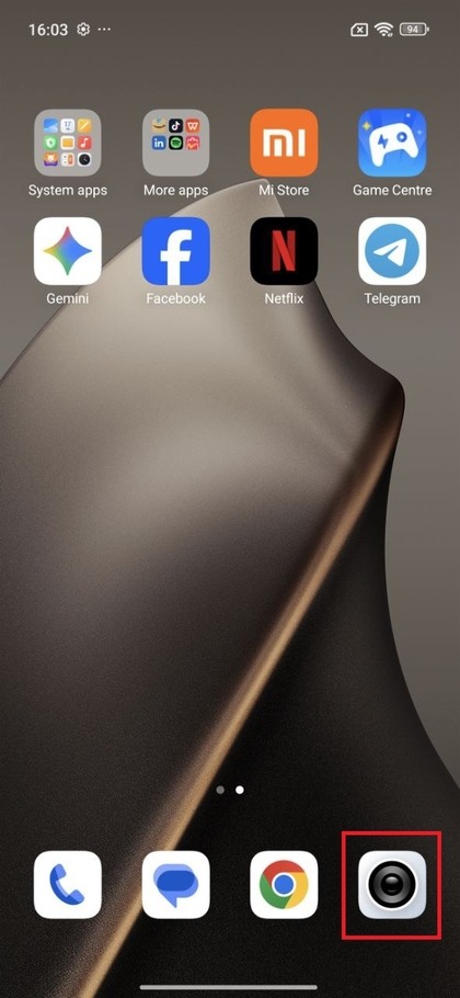 Icona dell'app Fotocamera sulla schermata principale di Xiaomi 15T