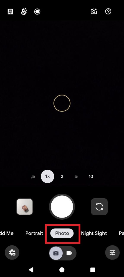 Screenshot af Pixel 10 Pro-kamera-appens hovedsk&aelig;rm med valgt fototilstand.
