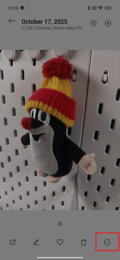 Opening gallery on Xiaomi 15T