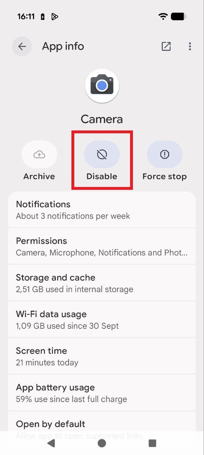 Screenshot della schermata Informazioni app dell'app Fotocamera che mostra il pulsante Disabilita evidenziato nella parte superiore.