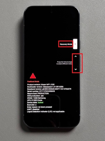 Ekrano nuotrauka, kurioje rodomas Fastboot režimo (Bootloader) ekranas su parinkčių sąra&scaron;u, pvz., Start, Restart bootloader, Recovery mode ir kt.