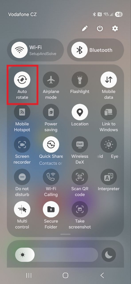 Chaguo la Wezesha Zungusha Kiotomatiki limeangaziwa katika Mipangilio ya Haraka