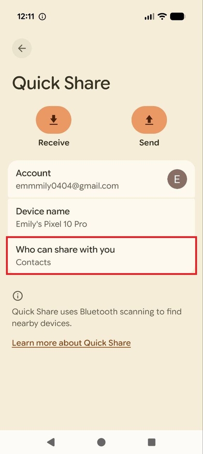 &Eacute;cran des param&egrave;tres Quick Share avec 'Qui peut partager avec vous' mis en &eacute;vidence.