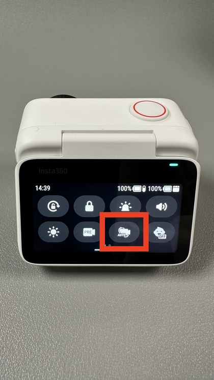 Selecting a video recording mode on Insta360 GO 3S