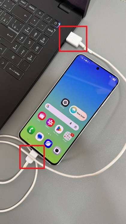 Connecting Samsung Galaxy S25 FE with USB-C cable