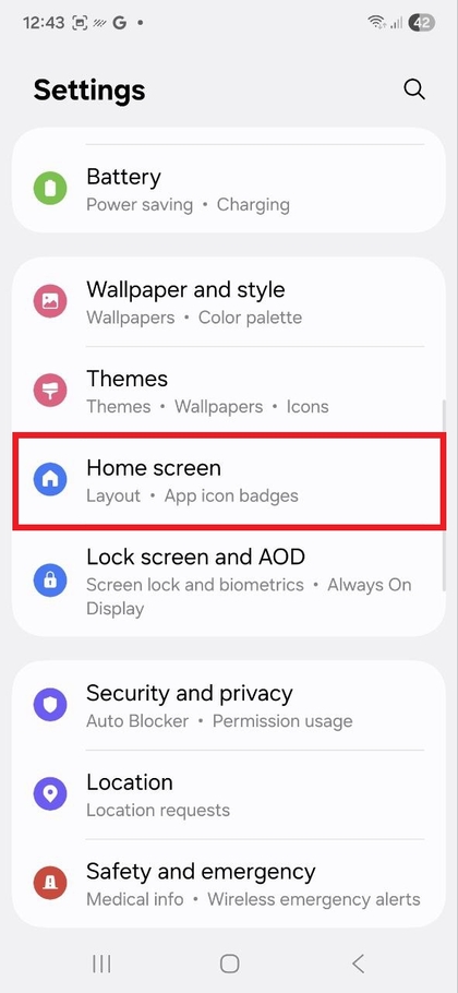 A percorrer at&eacute; &agrave;s defini&ccedil;&otilde;es do ecr&atilde; inicial no Samsung Galaxy S25 FE