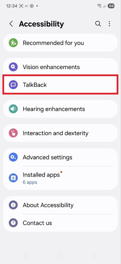Možnost TalkBack v nab&iacute;dce Usnadněn&iacute;