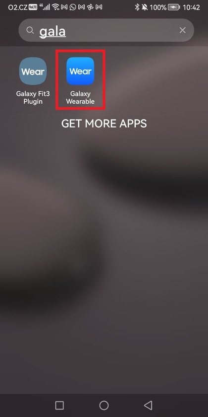 Encontrando la Opci&oacute;n de Pantalla en la App Galaxy Wearable