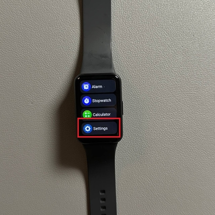 Encontrando la Configuraci&oacute;n de Pantalla en Samsung Galaxy Fit 3