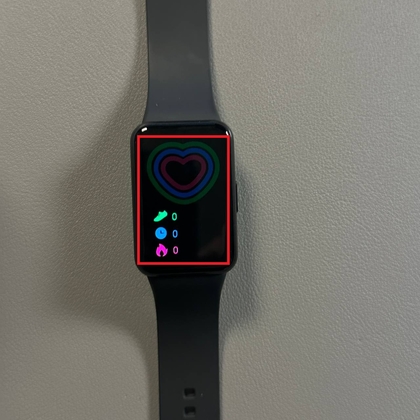 Widget aktivitas dengan grafik kalori pada Samsung Galaxy Fit 3