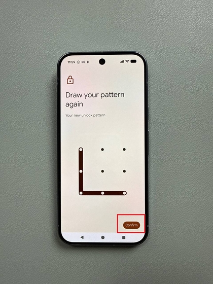 Bekr&aelig;ftelsessk&aelig;rmen med knappen Confirm (Bekr&aelig;ft).