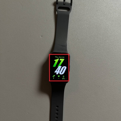 Samsung Galaxy Fit 3 displaying call notification