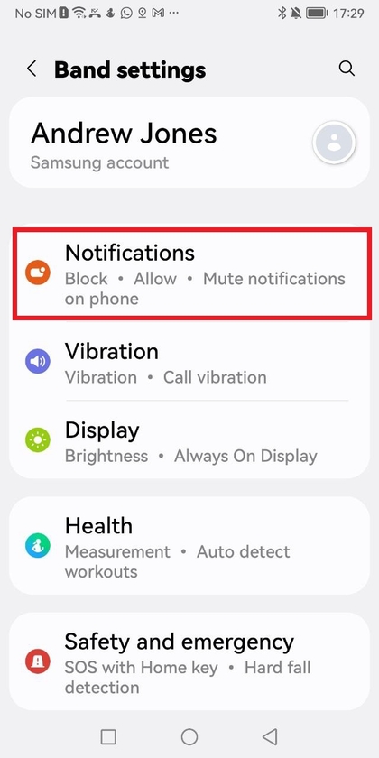 Menuen Notifikationsindstillinger i Galaxy Wearable-appen