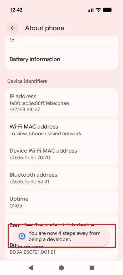 &Eacute;cran du Pixel 10 Pro affichant un message 