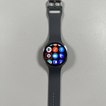 Pr&iacute;stup k nastaveniam na hodink&aacute;ch Samsung Galaxy Watch 8 LTE